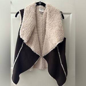 Knox rose faux fur vest